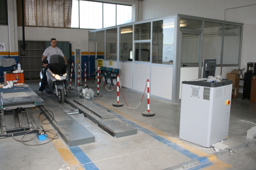 Linea di revisione motoveicoli