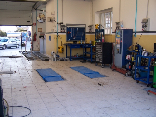 Interno officina Delta Group