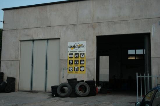 Centro Auto Revisione e Servizi presso Gomme e Service di Romanelli Attilio